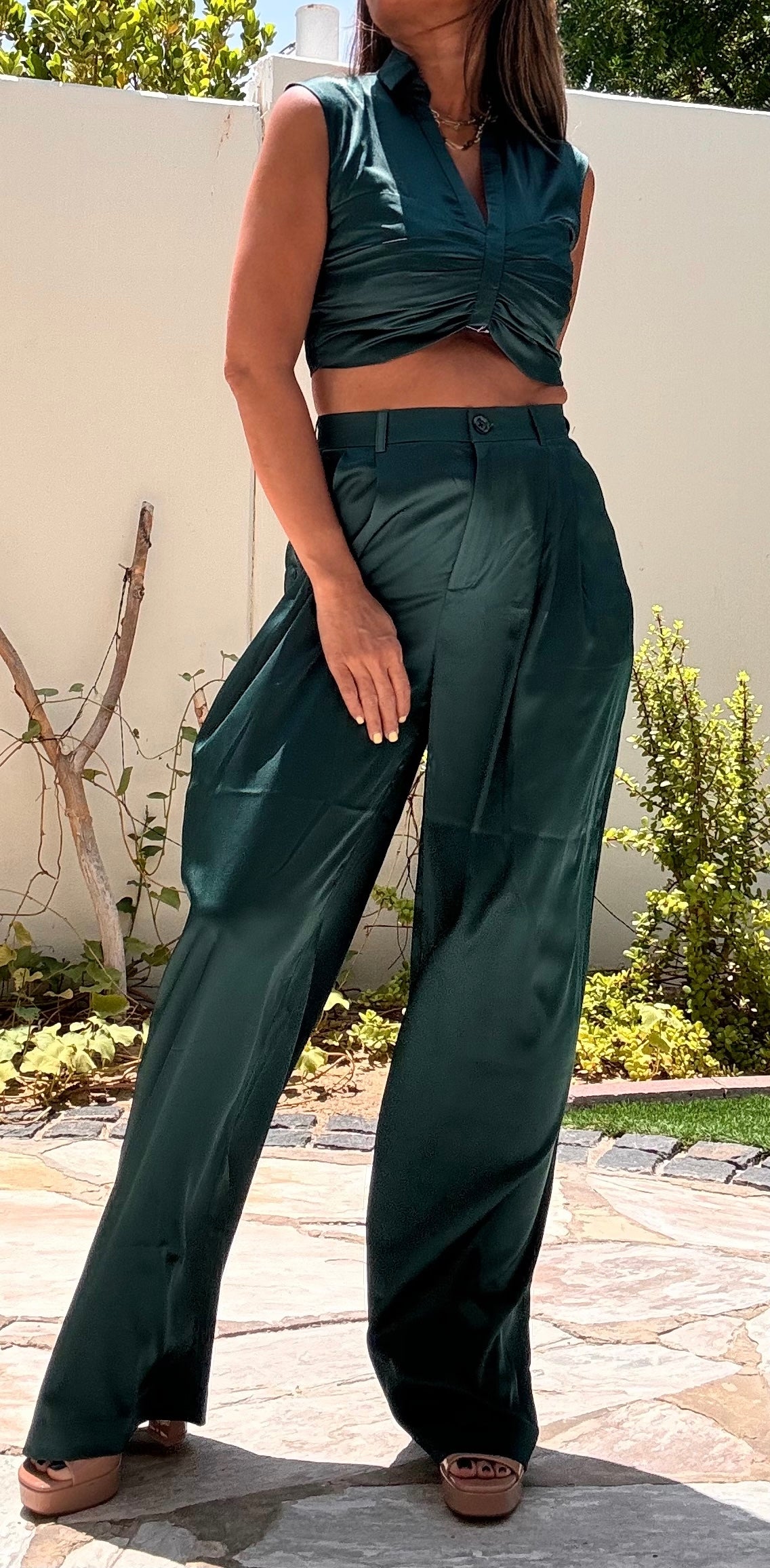 Mila cropped top with hight weighted-trousers