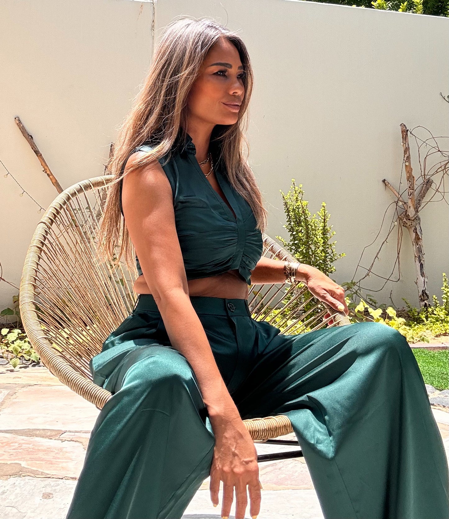 Mila cropped top with hight weighted-trousers