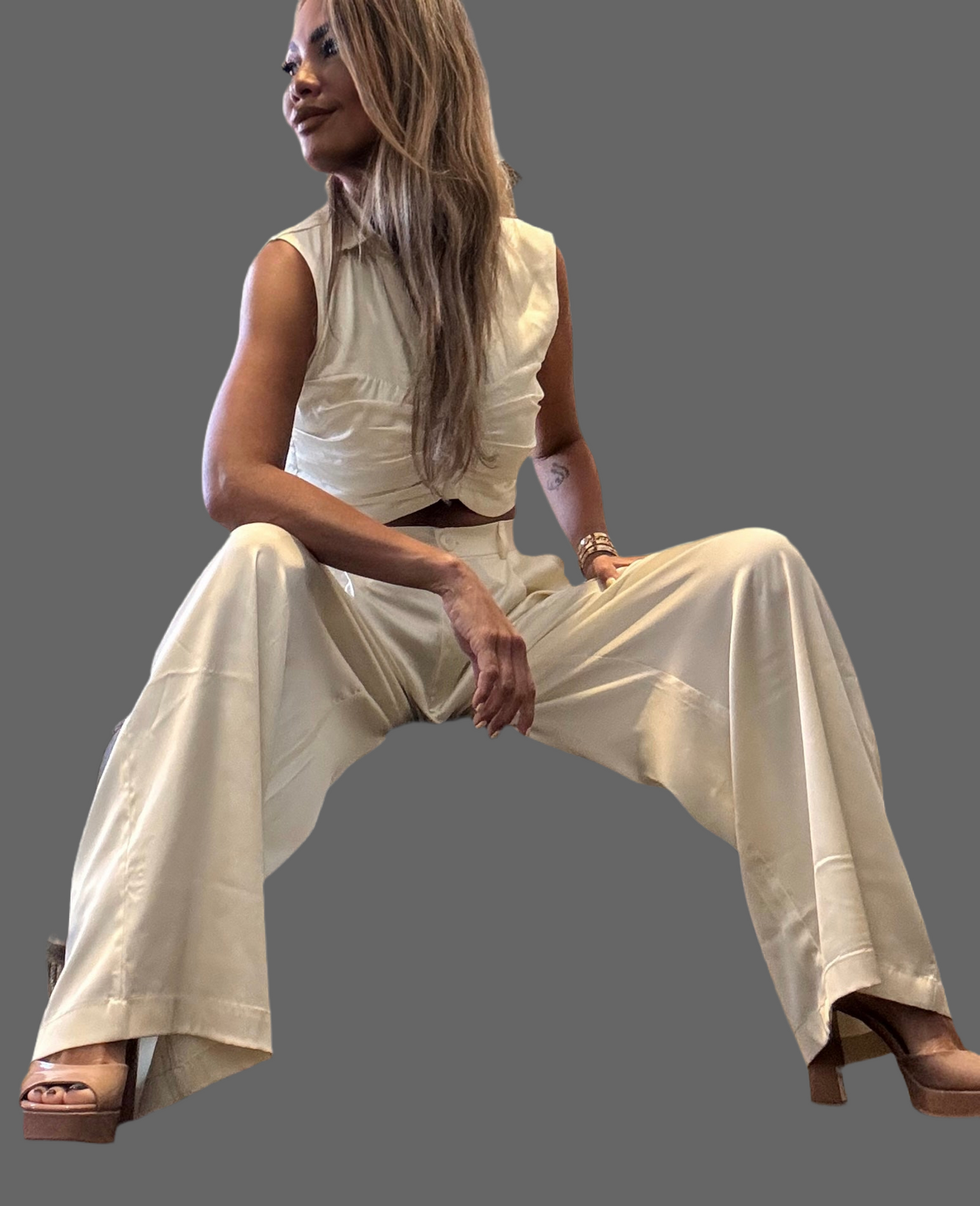 Mila cropped top with hight weighted-trousers