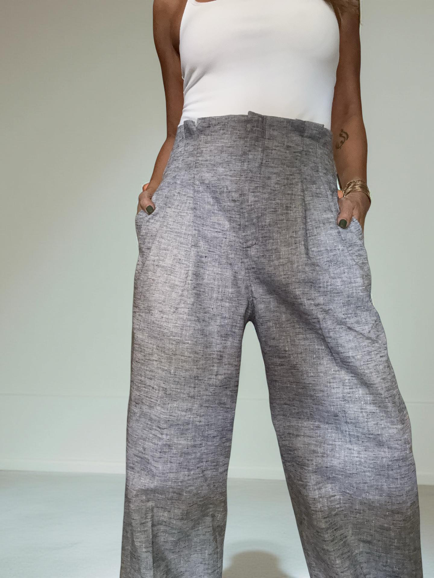 Lulu Cotton high-waisted trousers